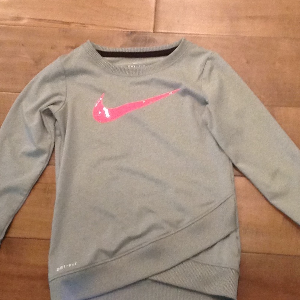 Girls Nike shirt